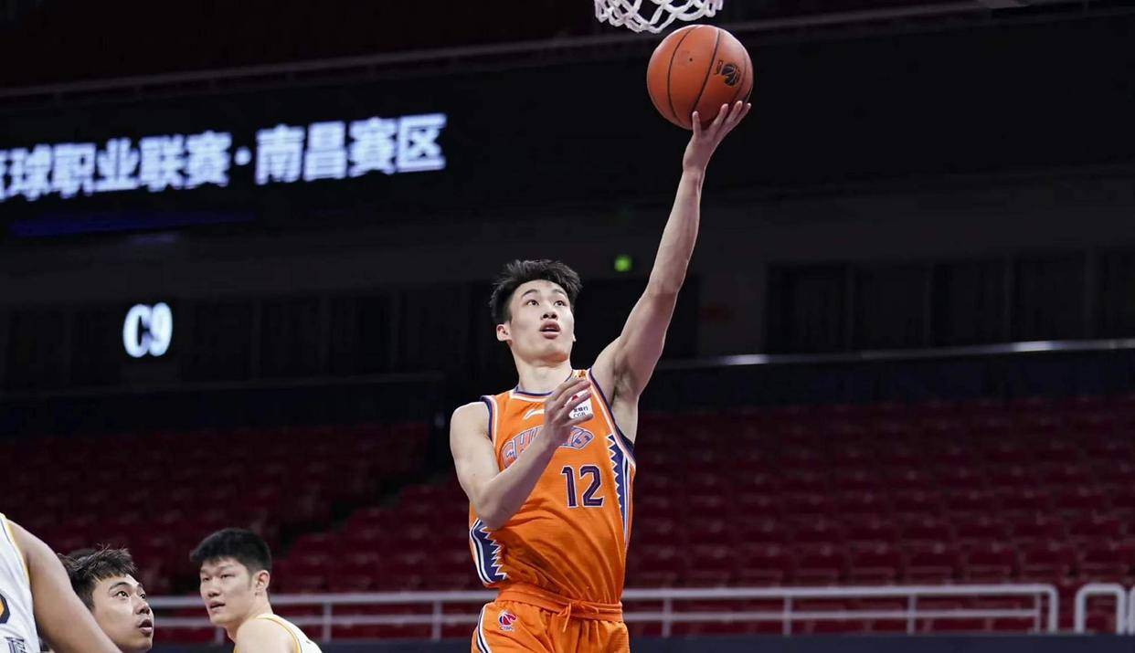 加时末段马赛主帅复盘——CBA常规赛节点到来；话题不断；赛季目标并未改变的简单介绍