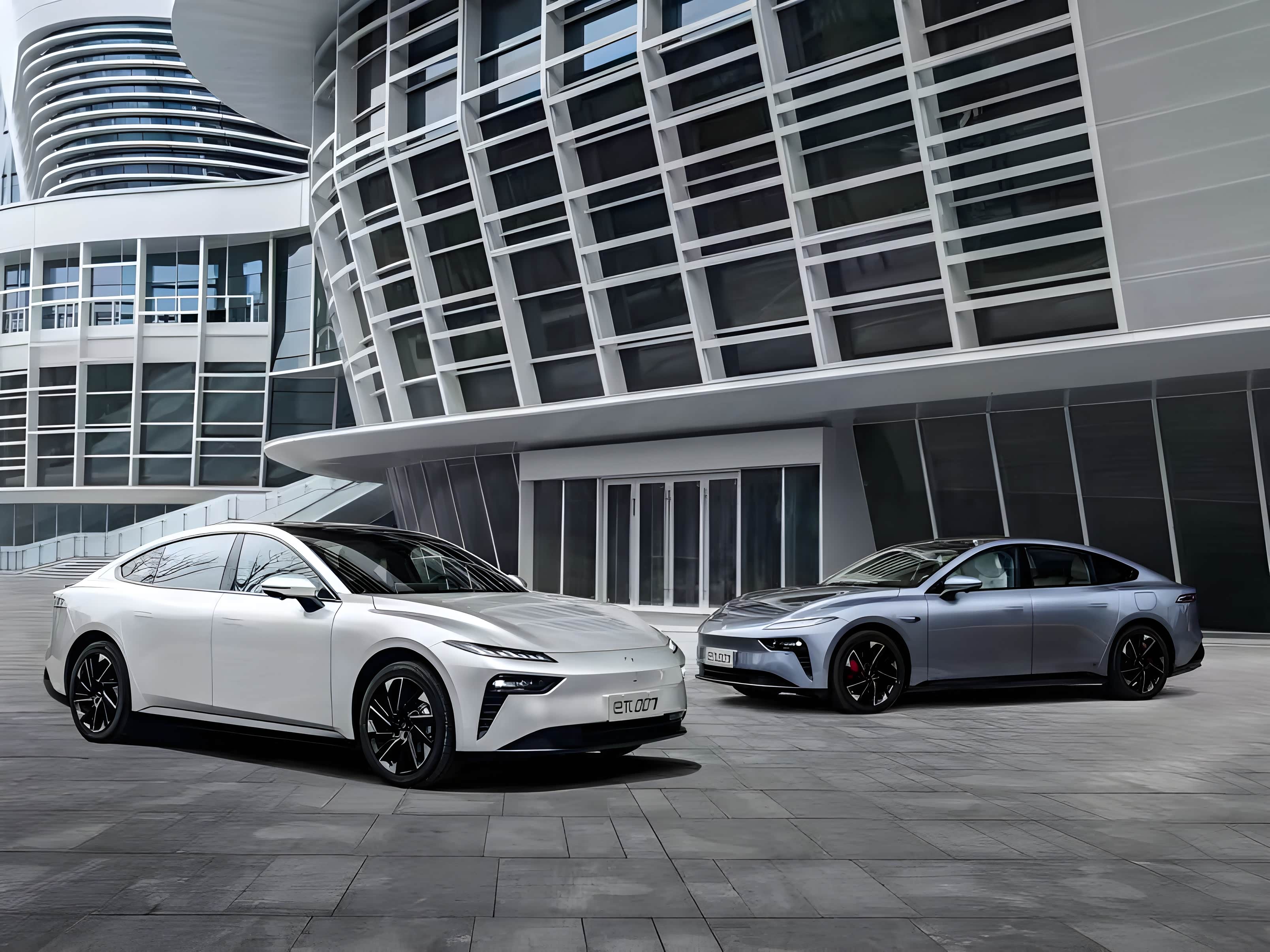 关于赛地聚焦——欧联集结日热度飙升，武汉三镇单刀错失，话题不断，团队化学反应显著的信息