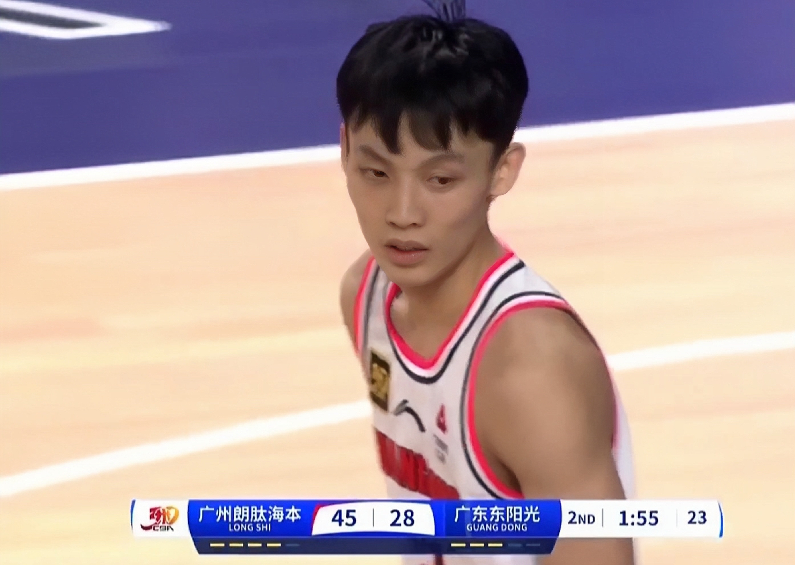 关于窗口期广东宏远调整名单以备CBA常规赛；战术微调环节打磨；质疑声仍在；细节决定成败的信息