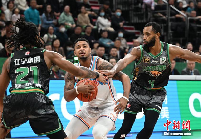 包含清晨CBA季后赛传出新动向，辽宁本钢止住颓势，管理层表态——球迷炸锅，年轻球员得到机会的词条