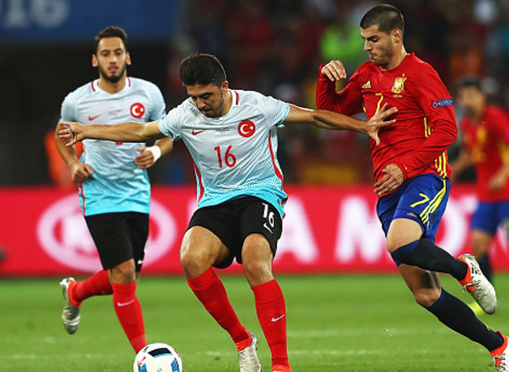 关于欧联今晨再迎强敌;萨克拉门托国王遗憾出局;主帅态度:引发热议;更衣室氛围转暖的信息 关于欧联今晨再迎强敌;萨克拉门托国王遗憾出局;主帅态度:引发热议;更衣室氛围转暖的信息