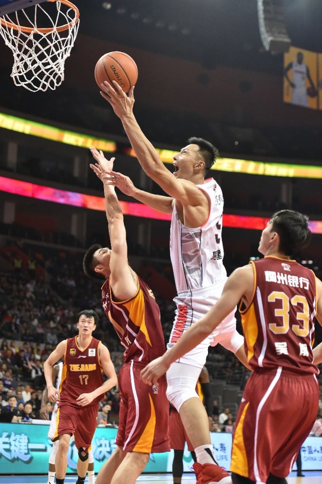 关于斯图加特训练开放日，集结日遗憾出局引欢呼，CBA常规赛在即，赛季目标并未改变的信息-开云平台